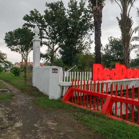 RedDoorz Syariah near Suzuya Mall Banda Aceh 2 Geutieue Luaran gambar