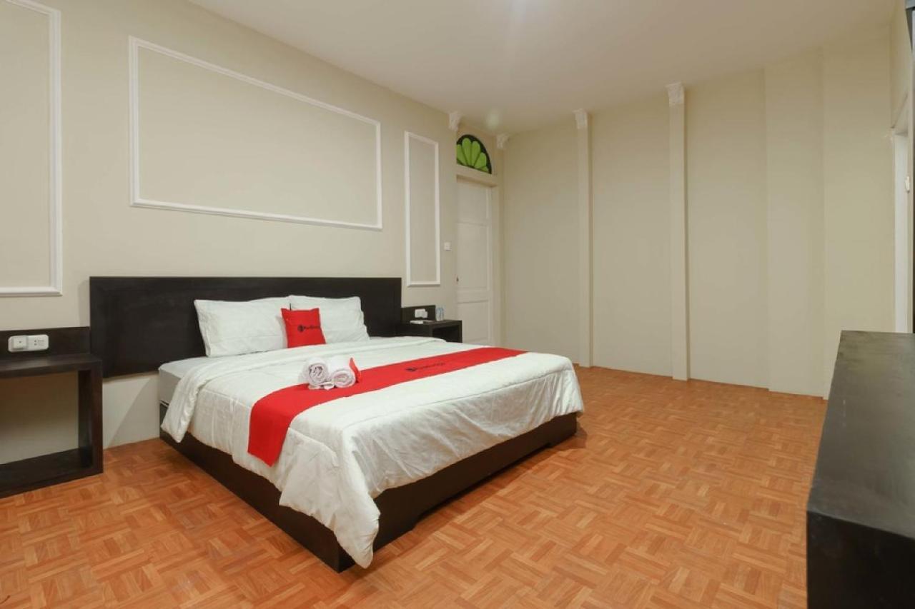 RedDoorz Syariah near Suzuya Mall Banda Aceh 2 Geutieue Luaran gambar
