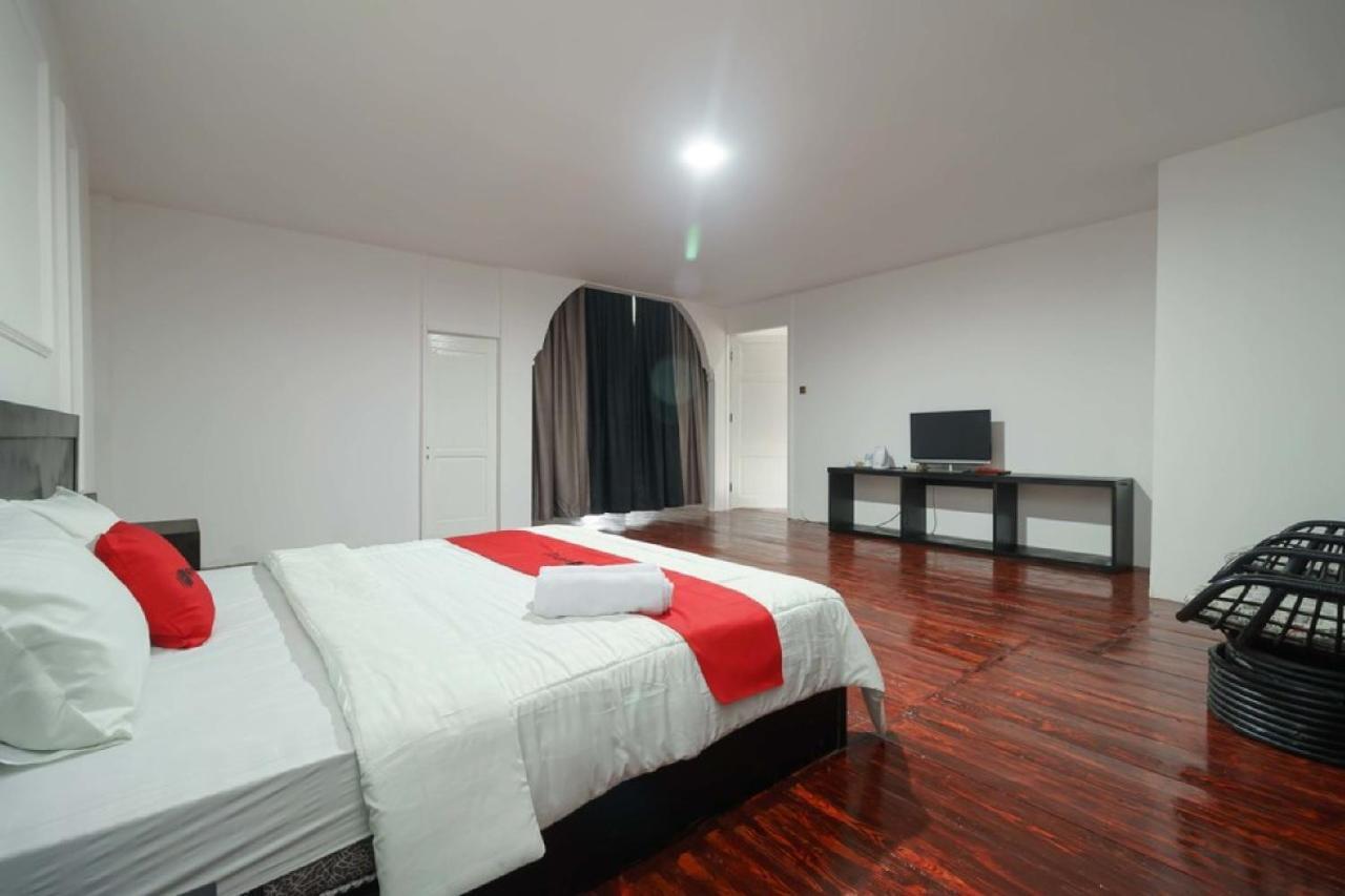 RedDoorz Syariah near Suzuya Mall Banda Aceh 2 Geutieue Luaran gambar